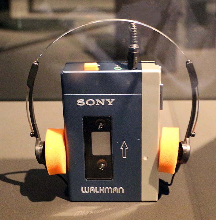 706px-Sony,_walkman,_1979.jpg